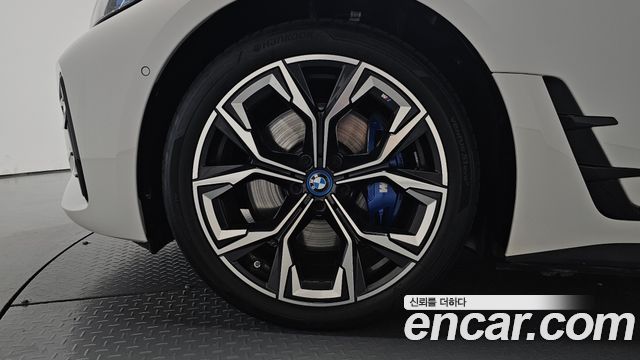 BMW i4 eDrive40 M Sports Pro 2023 — фото 5
