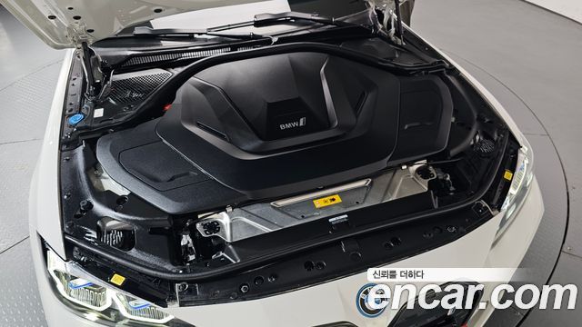 BMW i4 eDrive40 M Sports Pro 2023 — фото 6