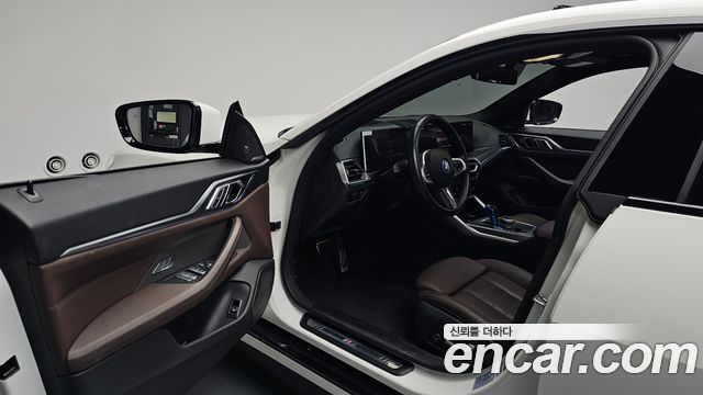 BMW i4 eDrive40 M Sports Pro 2023 — фото 10