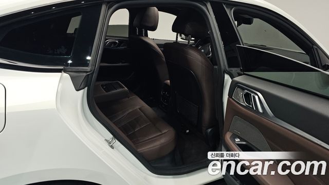 BMW i4 eDrive40 M Sports Pro 2023 — фото 12