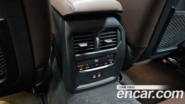 BMW i4 eDrive40 M Sports Pro 2023 — фото 19