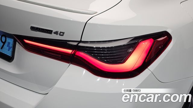 BMW i4 eDrive40 M Sports Pro 2023 — фото 23