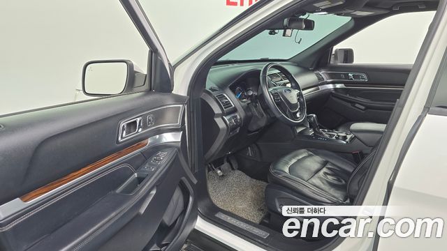 Ford Explorer 2.3 Limited 4WD 5th 2018 — фото 10