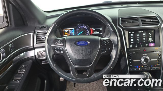 Ford Explorer 2.3 Limited 4WD 5th 2018 — фото 13