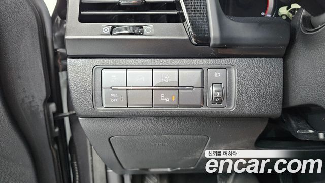 KG Mobility (SsangYong) Rexton Sports Khan Diesel 2.2 4WD Noblesse (5-Link) 2021 — фото 18