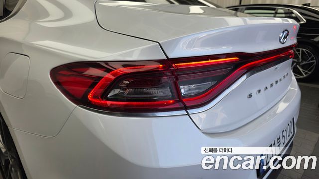 Hyundai Grandeur (IG) 3.0 Premium 2019 — фото 23