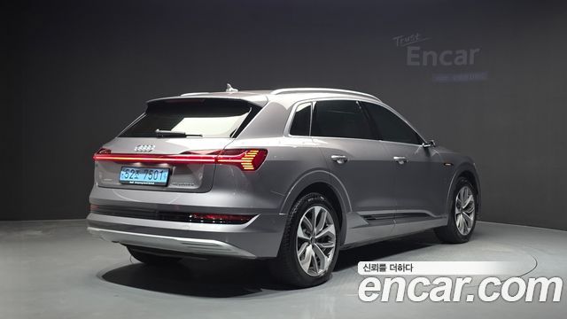 Audi e-tron 55 Quattro 2022 — фото 2