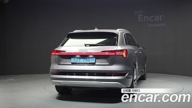 Audi e-tron 55 Quattro 2022 — фото 4