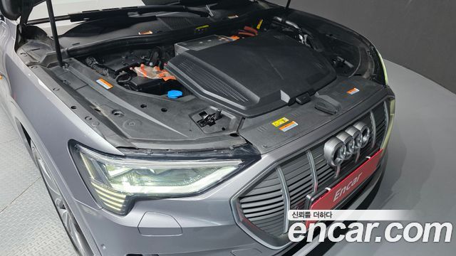 Audi e-tron 55 Quattro 2022 — фото 6
