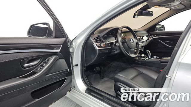 BMW 5 Series (F10) 520d xDrive 2015 — фото 10