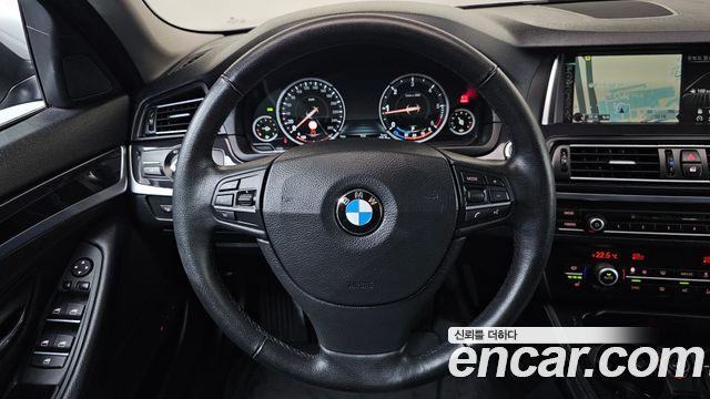 BMW 5 Series (F10) 520d xDrive 2015 — фото 16