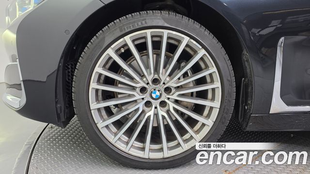 BMW 7 Series (G11) 730d xDrive Design Pure Excellence 2022 — фото 5