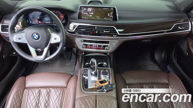 BMW 7 Series (G11) 730d xDrive Design Pure Excellence 2022 — фото 7