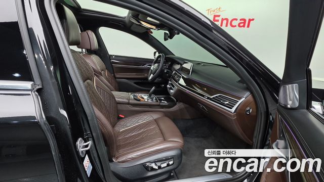BMW 7 Series (G11) 730d xDrive Design Pure Excellence 2022 — фото 10