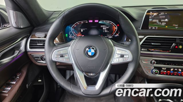 BMW 7 Series (G11) 730d xDrive Design Pure Excellence 2022 — фото 13