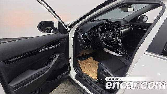 Kia Seltos Diesel 1.6 2WD Signature 2021 — фото 10