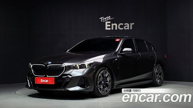 BMW 5 Series (G60) 530e M Sport Pro 2024 — фото 1