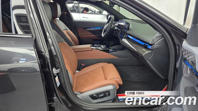 BMW 5 Series (G60) 530e M Sport Pro 2024 — фото 15