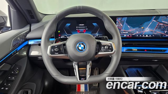 BMW 5 Series (G60) 530e M Sport Pro 2024 — фото 17