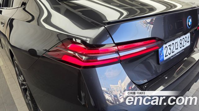 BMW 5 Series (G60) 530e M Sport Pro 2024 — фото 29