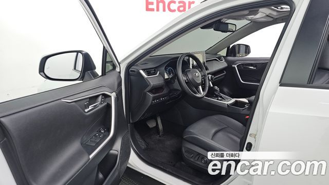Toyota RAV4 (V) 2,5 4WD Hybrid LTD 2025 — фото 10