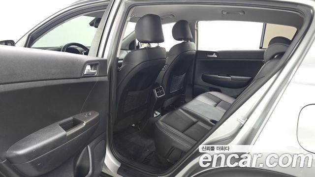Kia Sportage The Bold Diesel 2.0 2WD Prestige 2021 — фото 11