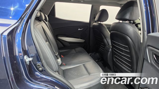 KG Mobility (SsangYong) Tivoli LX 2WD DLX 2015 — фото 12