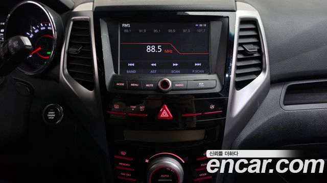 KG Mobility (SsangYong) Tivoli LX 2WD DLX 2015 — фото 14
