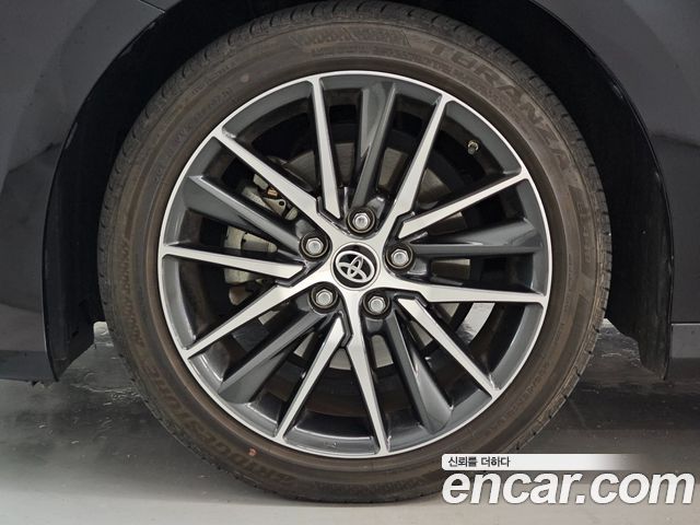 Toyota Camry (XV70) 2.5 XLE Hybrid 2023 — фото 4