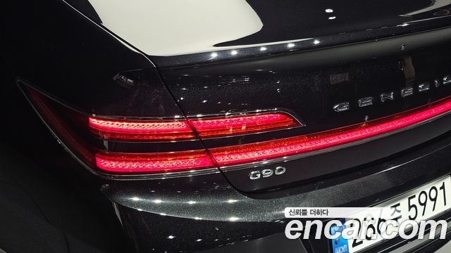 Genesis G90 3.8 AWD Luxury 2021 — фото 23
