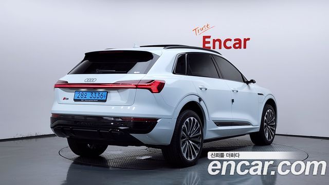 Audi Q8 e-tron (GE) 55 Quattro Premium 2024 — фото 2
