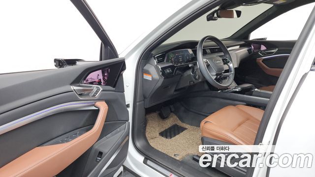 Audi Q8 e-tron (GE) 55 Quattro Premium 2024 — фото 10