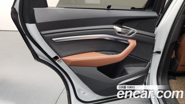 Audi Q8 e-tron (GE) 55 Quattro Premium 2024 — фото 25