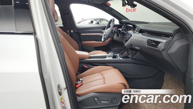 Audi Q8 e-tron (GE) 55 Quattro Premium 2024 — фото 26