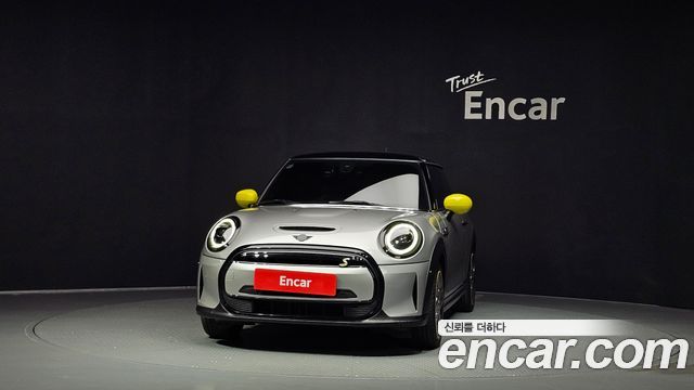 MINI Cooper Electric SE Electric 3rd 2024 — фото 3