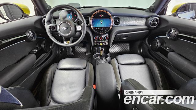 MINI Cooper Electric SE Electric 3rd 2024 — фото 7
