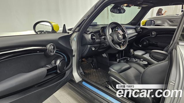 MINI Cooper Electric SE Electric 3rd 2024 — фото 10