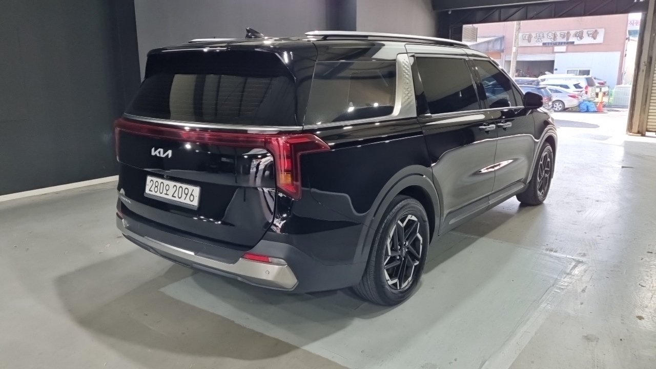 Kia Carnival (IV) Gasoline 9-Seater Noblesse 2025 — фото 2