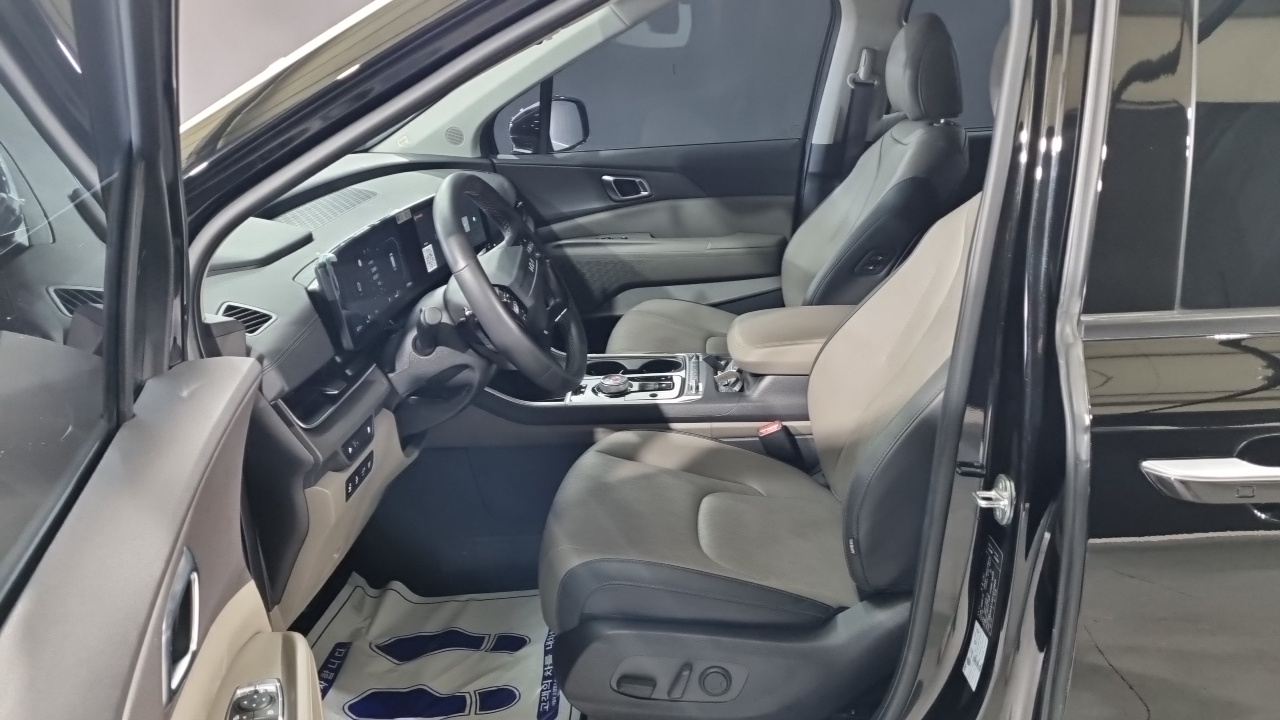 Kia Carnival (IV) Gasoline 9-Seater Noblesse 2025 — фото 10