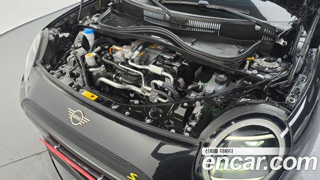 MINI Cooper Electric (IV) SE Classic 2024 — фото 6