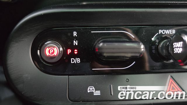 MINI Cooper Electric (IV) SE Classic 2024 — фото 9