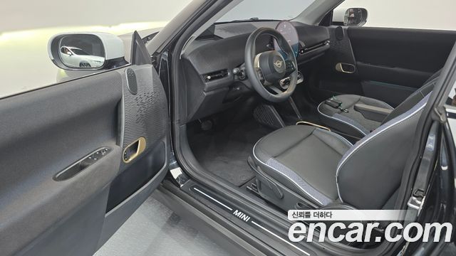 MINI Cooper Electric (IV) SE Classic 2024 — фото 10
