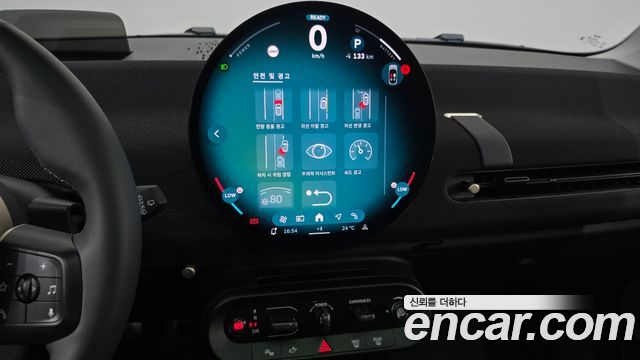 MINI Cooper Electric (IV) SE Classic 2024 — фото 15