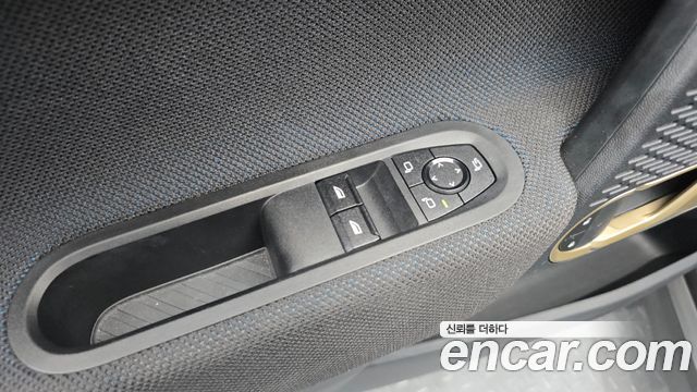 MINI Cooper Electric (IV) SE Classic 2024 — фото 33