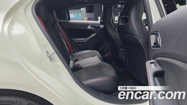Mercedes-Benz A-Class (W176) A45 AMG 4MATIC 2018 — фото 12