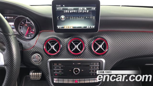 Mercedes-Benz A-Class (W176) A45 AMG 4MATIC 2018 — фото 14