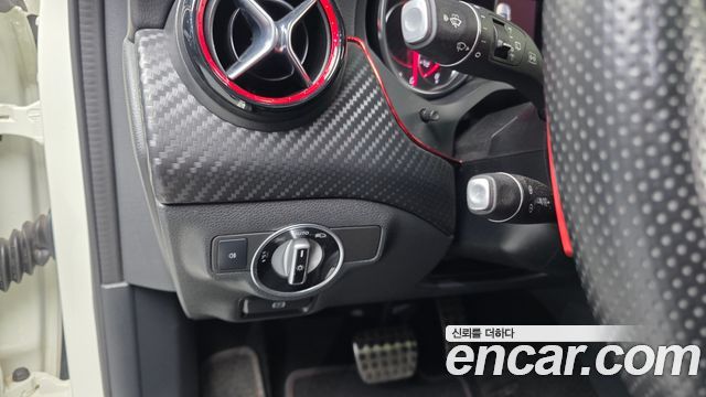 Mercedes-Benz A-Class (W176) A45 AMG 4MATIC 2018 — фото 18
