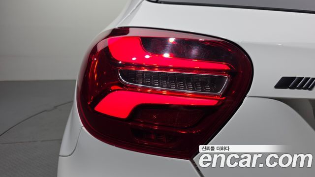 Mercedes-Benz A-Class (W176) A45 AMG 4MATIC 2018 — фото 23