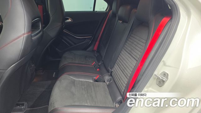 Mercedes-Benz A-Class (W176) A45 AMG 4MATIC 2018 — фото 26