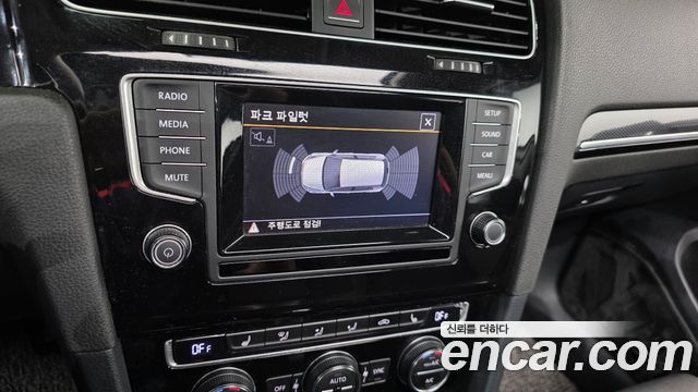 Volkswagen Golf (VII) 2.0 TDI 2015 — фото 18